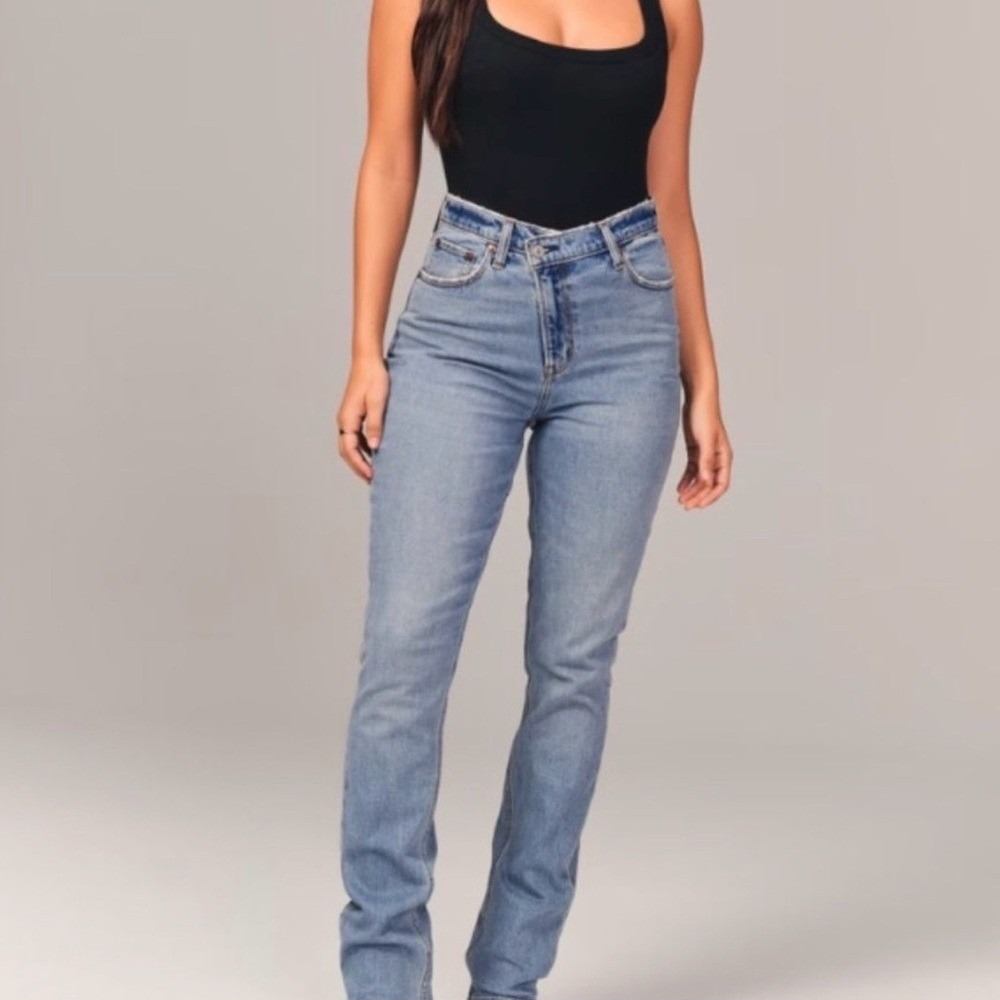 Abercrombie & Fitch Curve Love Ultra High Rise 90s Slim Straight Jean, sz. 29/8r